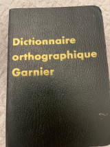 Dictionnaire orthographique Garnier (γαλλικό ορθογραφικό λεξικό) από τις εκδόσεις Garnier Frères.