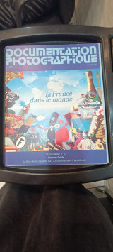 La France dans le monde (Documentation Photographique 6071, 1984)