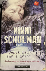 Jenta med snø i håret